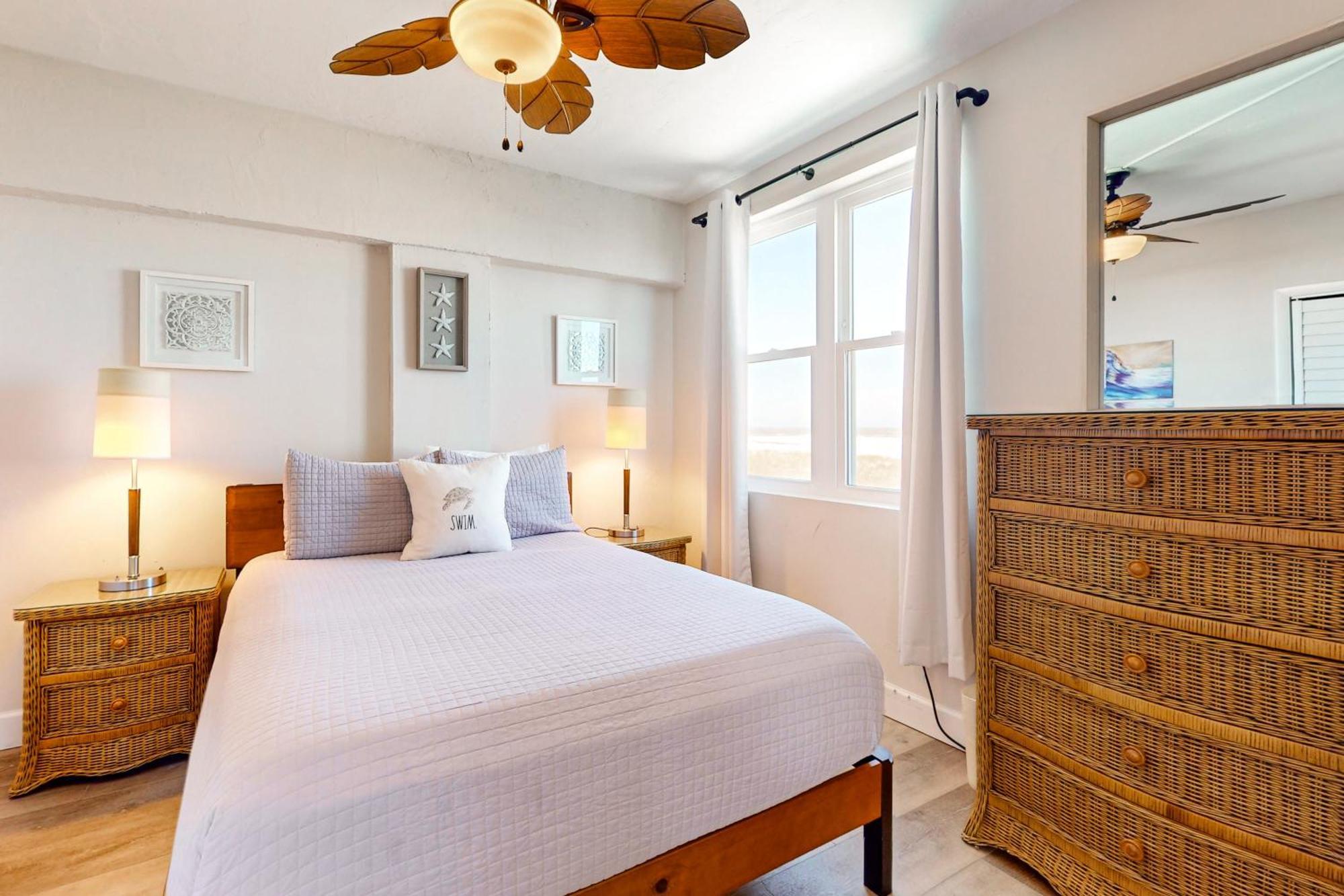 Jax Beach Oceanfront Getaway Джэксонвилл-Бич Номер фото