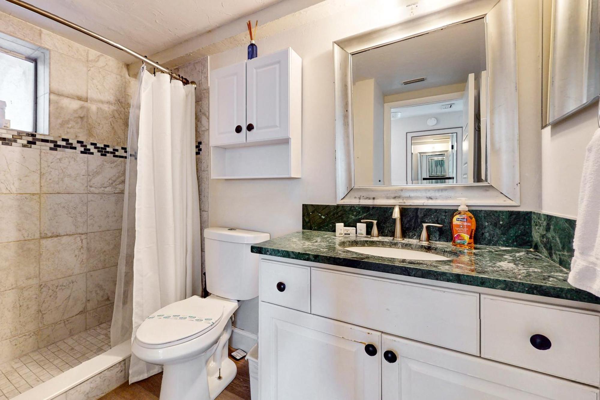 Jax Beach Oceanfront Getaway Джэксонвилл-Бич Номер фото