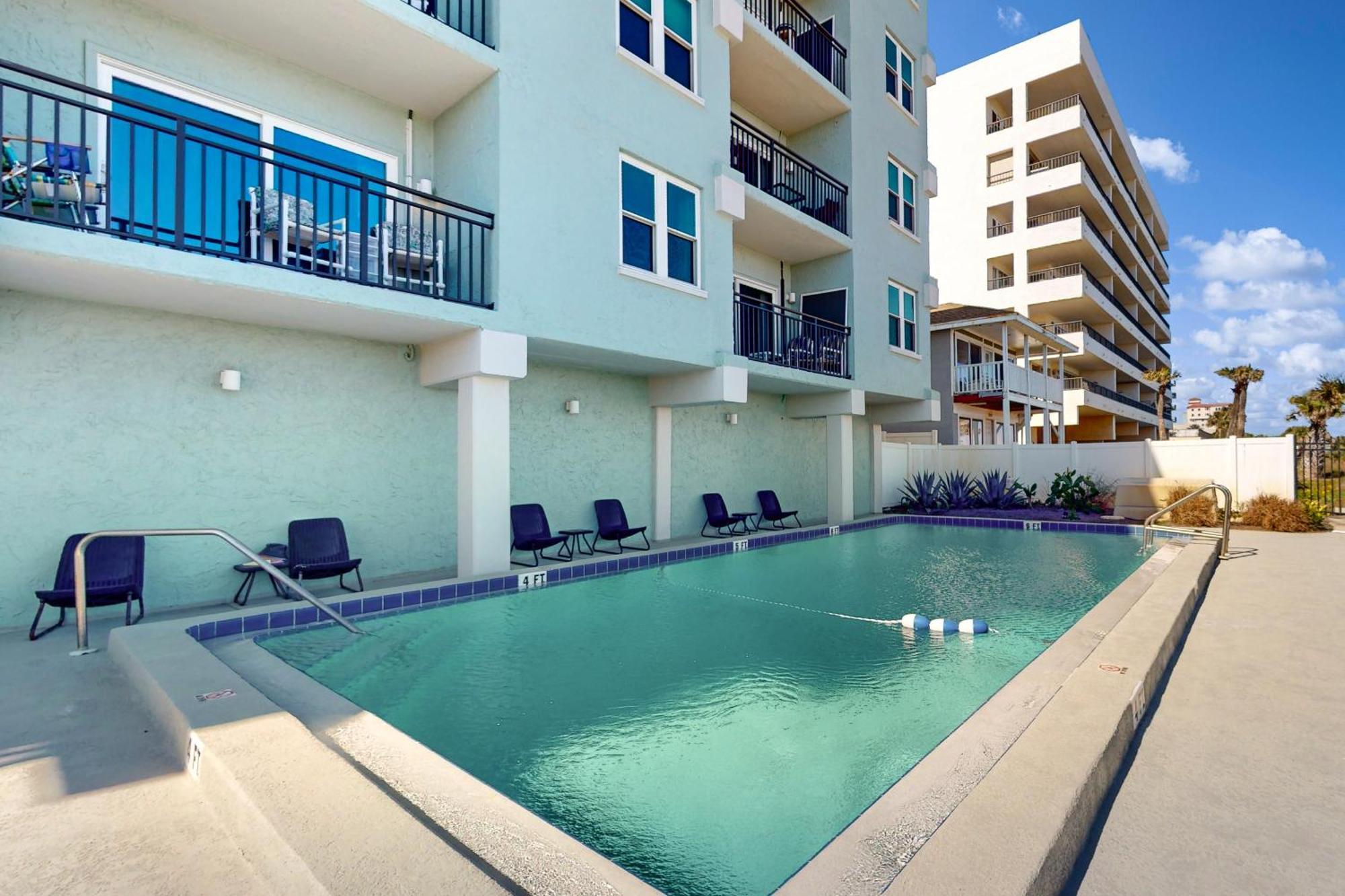 Jax Beach Oceanfront Getaway Джэксонвилл-Бич Номер фото